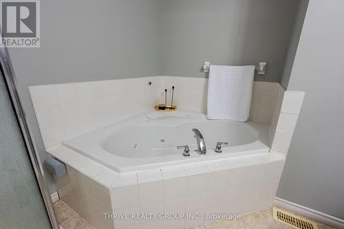 57 - 1853 Blackwater Road, London, ON - Indoor Photo Showing Bathroom