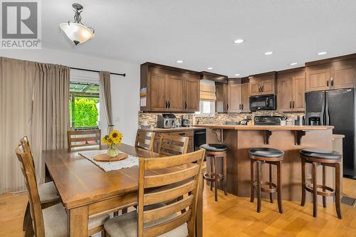 790 Kitch Road, Kelowna, BC - Indoor Photo Showing Dining Room