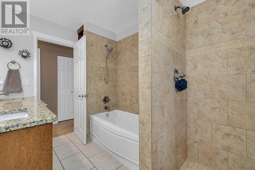 790 Kitch Road, Kelowna, BC - Indoor Photo Showing Bathroom