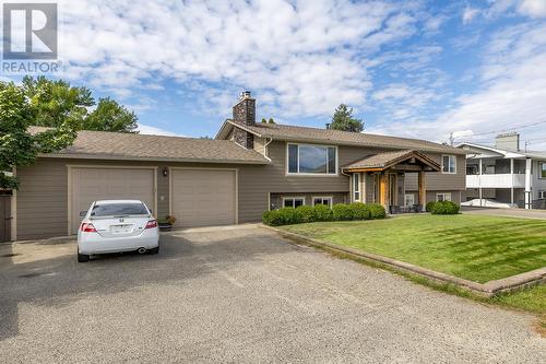 790 Kitch Road, Kelowna, BC - Outdoor With Facade