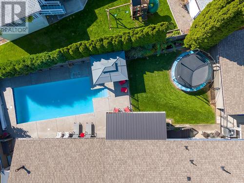 790 Kitch Road, Kelowna, BC - Outdoor With In Ground Pool