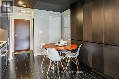 301 - 10 Capreol Court, Toronto, ON - Indoor Photo Showing Dining Room