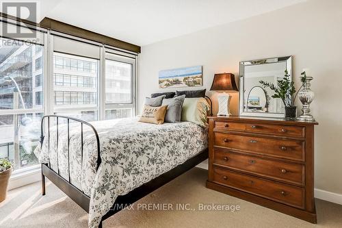 301 - 10 Capreol Court, Toronto, ON - Indoor Photo Showing Bedroom