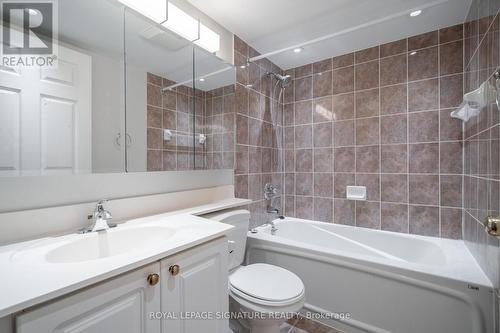 310 - 887 Bay Street, Toronto, ON - Indoor Photo Showing Bathroom