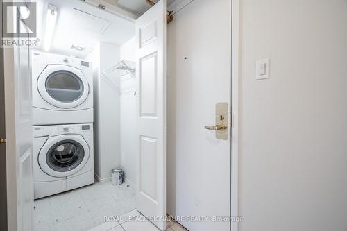 310 - 887 Bay Street, Toronto, ON - Indoor Photo Showing Laundry Room