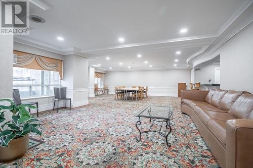 310 - 887 Bay Street, Toronto, ON - Indoor Photo Showing Living Room