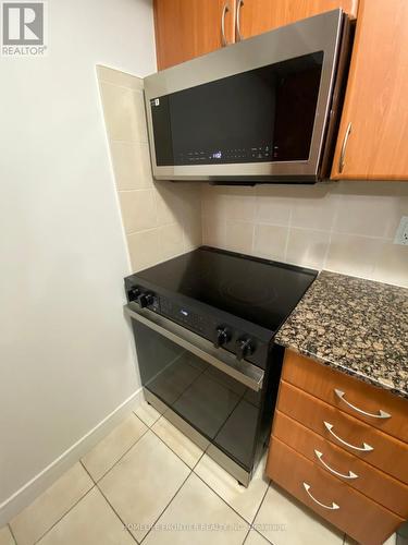 609 - 35 Bales Avenue, Toronto, ON - Indoor Photo Showing Kitchen