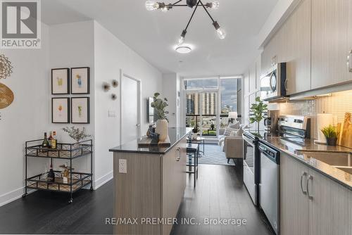 404 - 1486 Bathurst Street, Toronto, ON - Indoor Photo Showing Kitchen