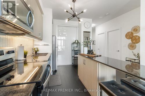 404 - 1486 Bathurst Street, Toronto, ON - Indoor Photo Showing Kitchen With Upgraded Kitchen