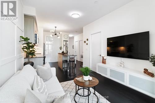 404 - 1486 Bathurst Street, Toronto, ON - Indoor Photo Showing Living Room