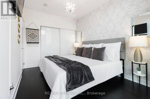 404 - 1486 Bathurst Street, Toronto, ON - Indoor Photo Showing Bedroom