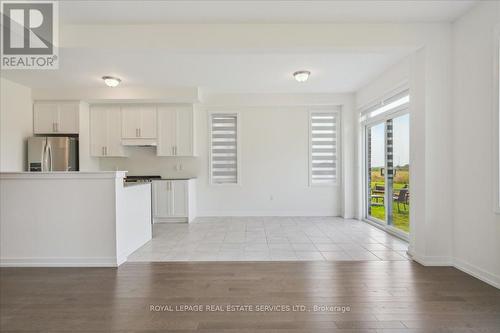 1472 Rose Way, Milton, ON - Indoor Photo Showing Kitchen