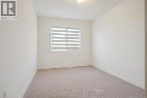 1472 Rose Way, Milton, ON - Indoor Photo Showing Other Room