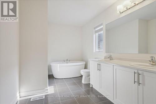 1472 Rose Way, Milton, ON - Indoor Photo Showing Bathroom