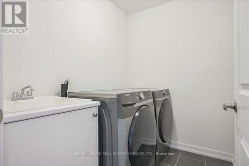 1472 Rose Way, Milton, ON - Indoor Photo Showing Laundry Room