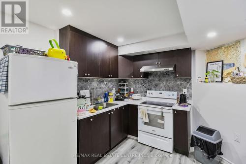 50 Beaconsfield Avenue, Brampton, ON - Indoor Photo Showing Kitchen