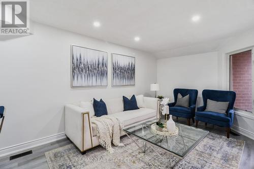 50 Beaconsfield Avenue, Brampton, ON - Indoor Photo Showing Living Room