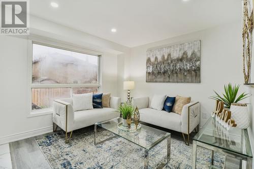 50 Beaconsfield Avenue, Brampton, ON - Indoor Photo Showing Living Room