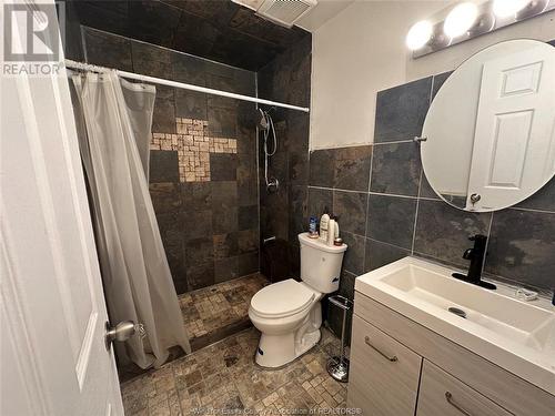 150 Park Avenue East Unit# 410, Chatham, ON - Indoor Photo Showing Bathroom