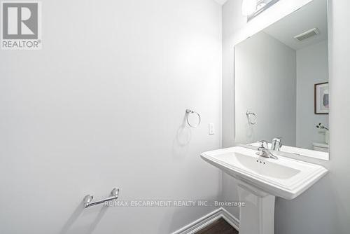 62 - 5000 Connor Drive, Lincoln, ON - Indoor Photo Showing Bathroom