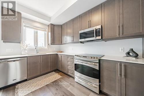 62 - 5000 Connor Drive, Lincoln, ON - Indoor Photo Showing Kitchen