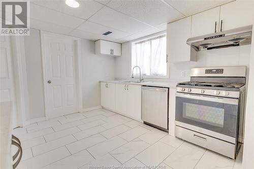 214 Simcoe Unit# Lower, Amherstburg, ON - Indoor Photo Showing Kitchen