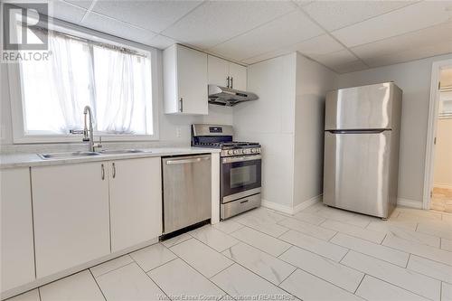 214 Simcoe Unit# Lower, Amherstburg, ON - Indoor Photo Showing Kitchen