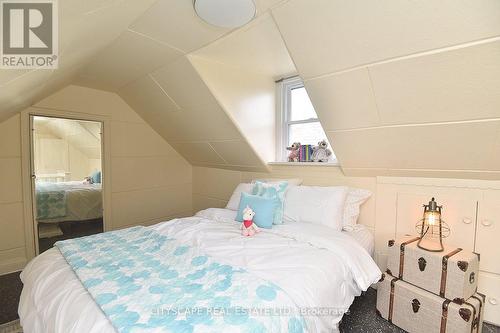 214 Sherman Avenue N, Hamilton, ON - Indoor Photo Showing Bedroom