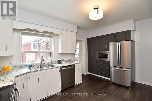 214 Sherman Avenue N, Hamilton, ON - Indoor Photo Showing Kitchen With Double Sink With Upgraded Kitchen