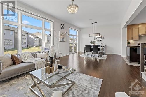 62 Viceroy Mews, Ottawa, ON - Indoor Photo Showing Living Room