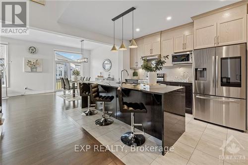 62 Viceroy Mews, Ottawa, ON - Indoor Photo Showing Kitchen With Upgraded Kitchen