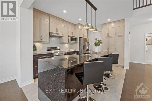 62 Viceroy Mews, Ottawa, ON - Indoor Photo Showing Kitchen With Upgraded Kitchen