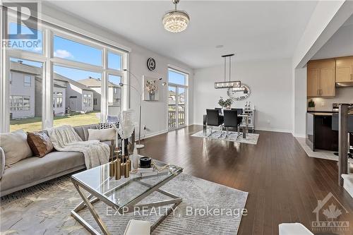 62 Viceroy Mews, Ottawa, ON - Indoor Photo Showing Living Room