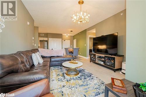 54 Koda Street Unit# 112, Barrie, ON - Indoor Photo Showing Living Room