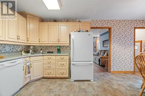 71 Orchard Street, South Huron (Exeter), ON - Indoor Photo Showing Kitchen