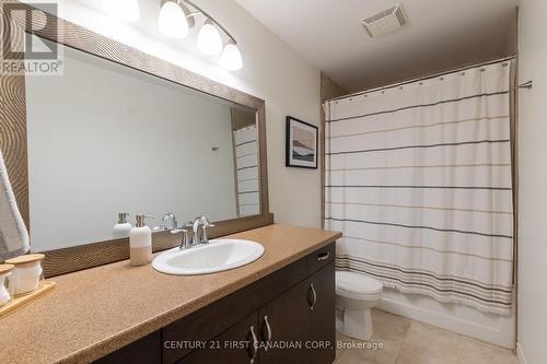 66 Havenwood Street, Middlesex Centre (Ilderton), ON - Indoor Photo Showing Bathroom