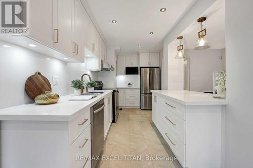 74 Giancola Crescent, Vaughan, ON - Indoor Photo Showing Kitchen With Stainless Steel Kitchen With Upgraded Kitchen