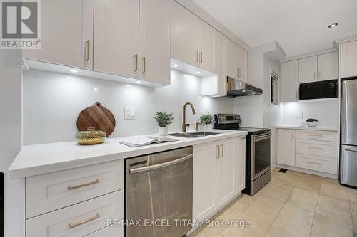 74 Giancola Crescent, Vaughan, ON - Indoor Photo Showing Kitchen With Stainless Steel Kitchen With Upgraded Kitchen