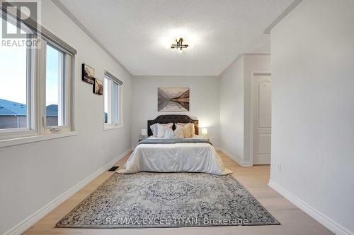 74 Giancola Crescent, Vaughan, ON - Indoor Photo Showing Bedroom