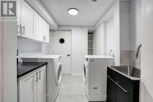 74 Giancola Crescent, Vaughan, ON - Indoor Photo Showing Laundry Room