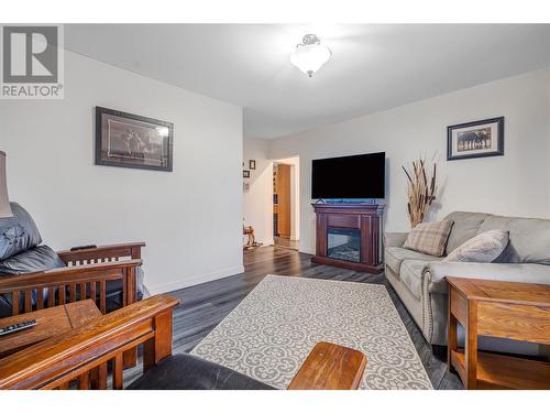 15902 Prairie Valley Road, Summerland, BC - Indoor Photo Showing Living Room With Fireplace