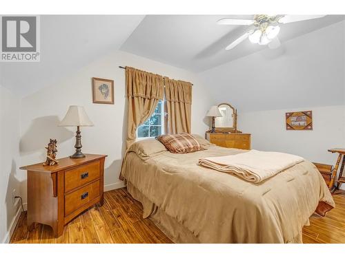 15902 Prairie Valley Road, Summerland, BC - Indoor Photo Showing Bedroom