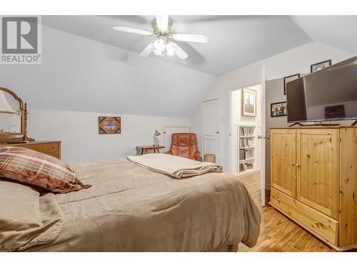 15902 Prairie Valley Road, Summerland, BC - Indoor Photo Showing Bedroom