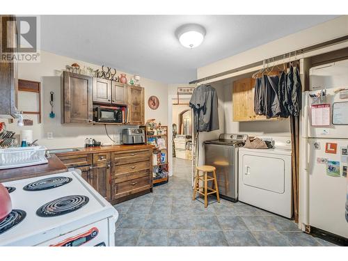 15902 Prairie Valley Road, Summerland, BC - Indoor Photo Showing Laundry Room