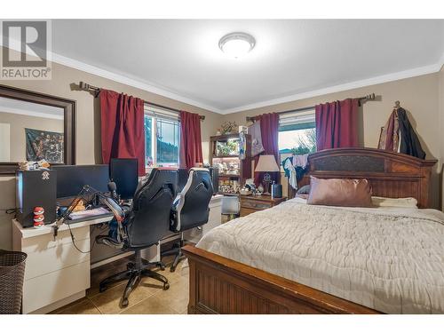 15902 Prairie Valley Road, Summerland, BC - Indoor Photo Showing Bedroom