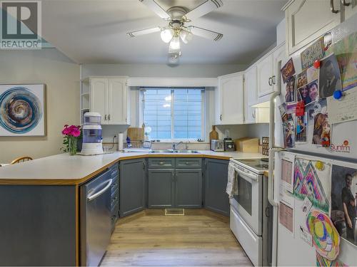 429 Young Street Unit# 101, Penticton, BC - Indoor Photo Showing Kitchen With Double Sink