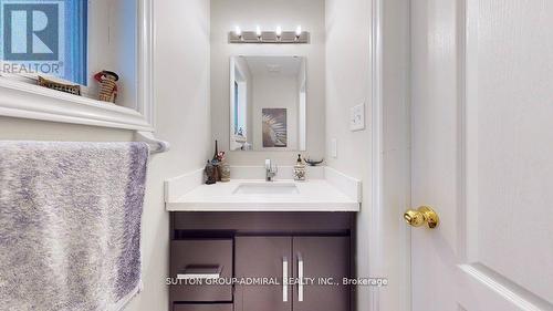 4 Old Orchard Crescent, Richmond Hill, ON - Indoor Photo Showing Bathroom