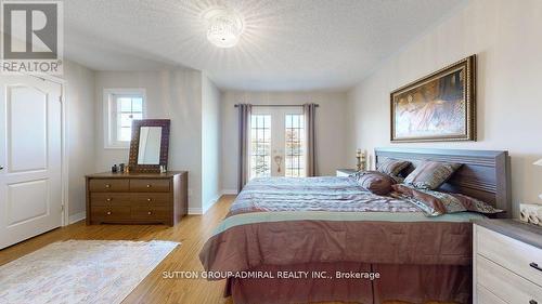 4 Old Orchard Crescent, Richmond Hill, ON - Indoor Photo Showing Bedroom