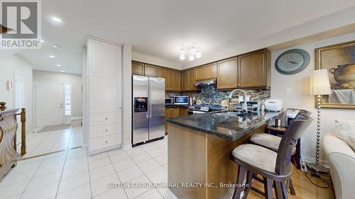 4 Old Orchard Crescent, Richmond Hill, ON - Indoor Photo Showing Kitchen