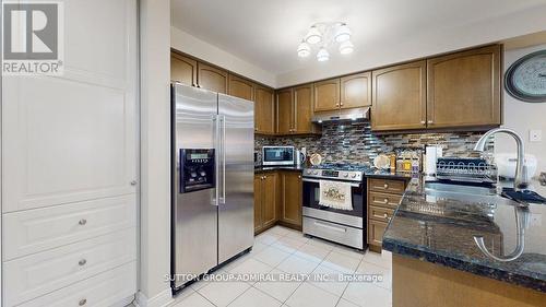 4 Old Orchard Crescent, Richmond Hill, ON - Indoor Photo Showing Kitchen